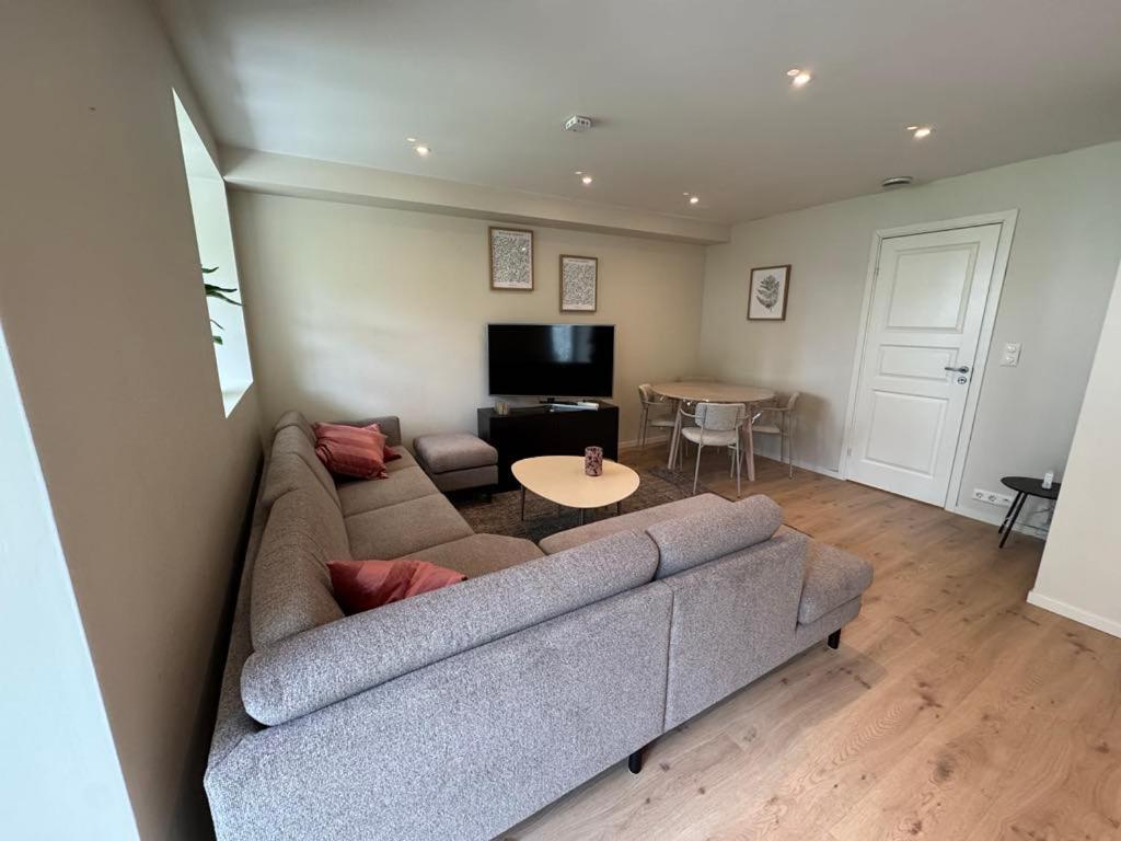 Apartment 4 -rooms In *