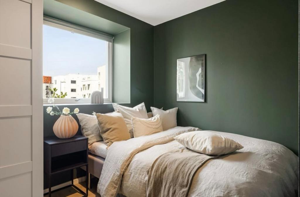 4 -rooms In Apartment *